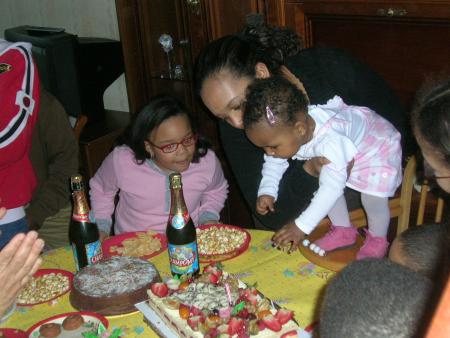 L'ANNIV A MAORHA LA FILLE A MA COUSINE SYLVIE QUI LA TIEN POUR SES 1AN